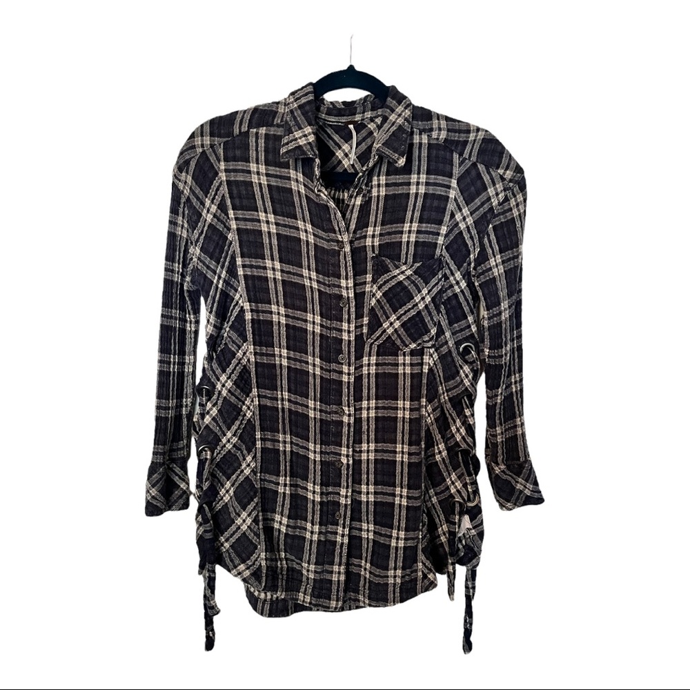 FREE PEOPLE PLAID BUTTON UP TOP